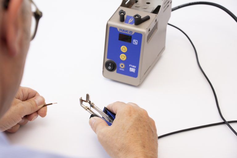New thermal wire stripper outstrips mechanical versions says Hakko