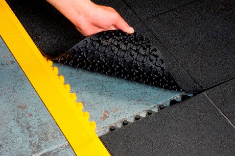 How to floor fatigue in the workplace – Strata Sale installs matting at Pilkington